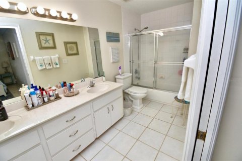 Adosado en venta en New Smyrna Beach, Florida, 2 dormitorios, 185.53 m2 № 2100119 - foto 28