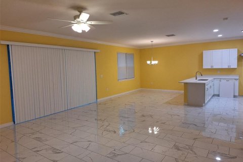 Villa ou maison à vendre à Leesburg, Floride: 3 chambres, 276.66 m2 № 2437297 - photo 6