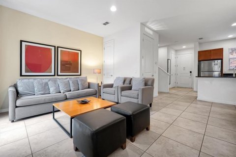Touwnhouse à vendre à Kissimmee, Floride: 2 chambres, 125.42 m2 № 2409851 - photo 5