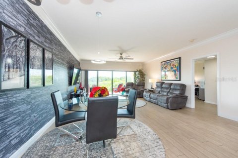Condo in Tierra Verde, Florida, 3 bedrooms  № 1536330 - photo 16