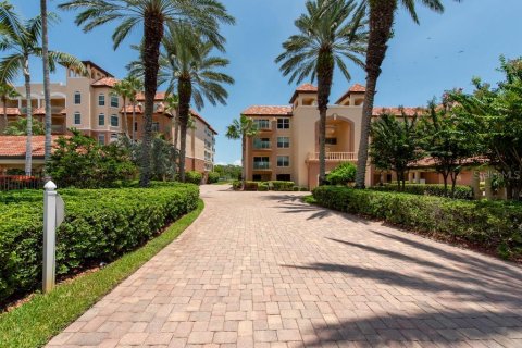Condo in Tierra Verde, Florida, 3 bedrooms  № 1536330 - photo 2