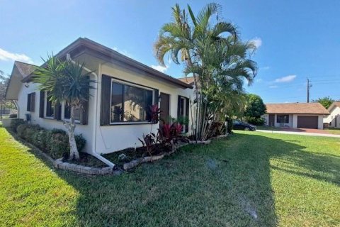 Casa en venta en Deerfield Beach, Florida, 2 dormitorios, 126.16 m2 № 2087309 - foto 3