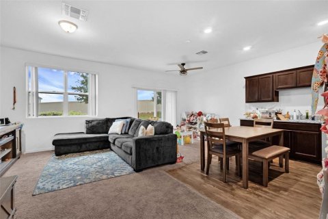 Townhouse in Davenport, Florida 3 bedrooms, 130.43 sq.m. № 1917636 - photo 3