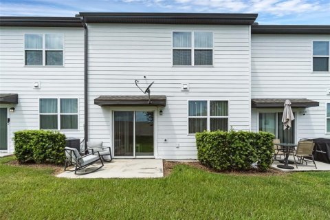 Townhouse in Davenport, Florida 3 bedrooms, 130.43 sq.m. № 1917636 - photo 24