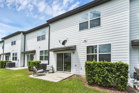 Townhouse in Davenport, Florida 3 bedrooms, 130.43 sq.m. № 1917636 - photo 23