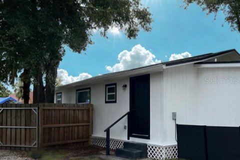 House in Plant City, Florida 3 bedrooms, 103.68 sq.m. № 1883338 - photo 3