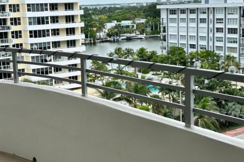 Condo in Miami Beach, Florida, 2 bedrooms  № 1331430 - photo 5