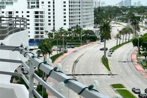 Condo in Miami Beach, Florida, 2 bedrooms  № 1331430 - photo 6