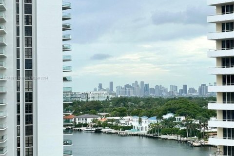 Condo in Miami Beach, Florida, 2 bedrooms  № 1331430 - photo 8