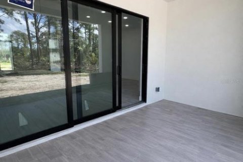 Villa ou maison à vendre à Port Charlotte, Floride: 4 chambres, 152.17 m2 № 2214064 - photo 3