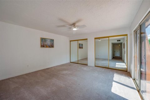 House in Port Orange, Florida 3 bedrooms, 156.63 sq.m. № 1767203 - photo 18