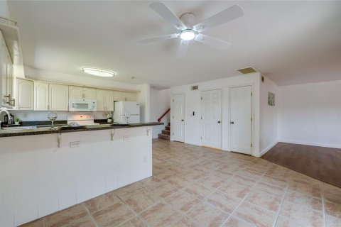 House in Port Orange, Florida 3 bedrooms, 156.63 sq.m. № 1767203 - photo 10