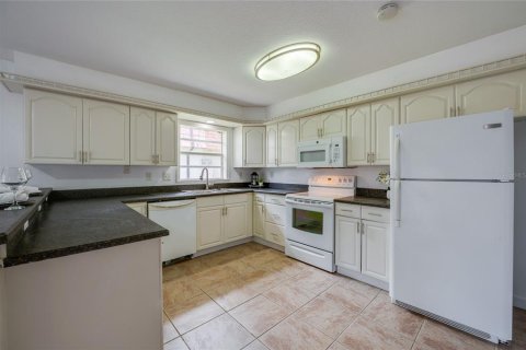 House in Port Orange, Florida 3 bedrooms, 156.63 sq.m. № 1767203 - photo 12