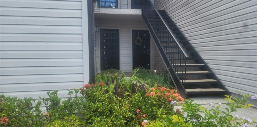 Condo in Tampa, Florida, 2 bedrooms № 1813232