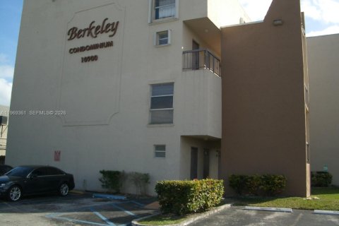 Condo in Miami, Florida, 2 bedrooms  № 2084343 - photo 26