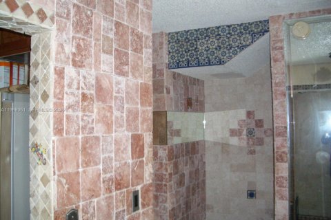 Condo in Miami, Florida, 2 bedrooms  № 2084343 - photo 23