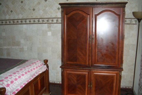 Condo in Miami, Florida, 2 bedrooms  № 2084343 - photo 11