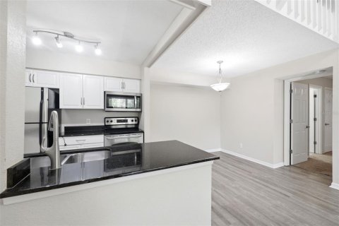 Condo in Palm Harbor, Florida, 3 bedrooms  № 2219412 - photo 17