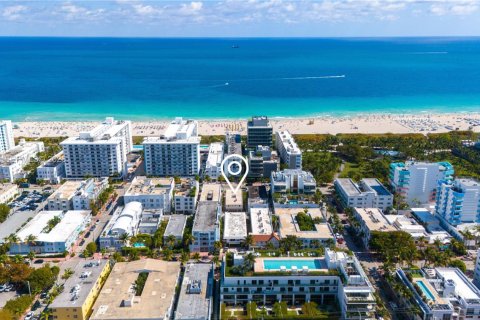 Condo in Miami Beach, Florida, 1 bedroom  № 2028372