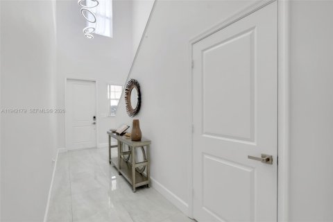 House in Lake Worth, Florida 3 bedrooms, 175.12 sq.m. № 2000766 - photo 14