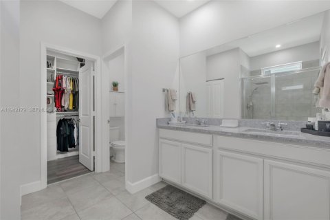 House in Lake Worth, Florida 3 bedrooms, 175.12 sq.m. № 2000766 - photo 24