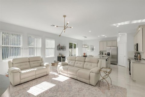 House in Lake Worth, Florida 3 bedrooms, 175.12 sq.m. № 2000766 - photo 7