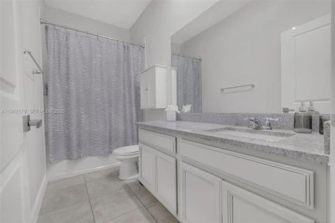 House in Lake Worth, Florida 3 bedrooms, 175.12 sq.m. № 2000766 - photo 29