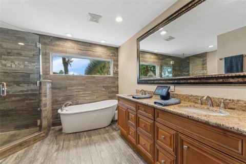 House in Tampa, Florida 4 bedrooms, 199.83 sq.m. № 1820578 - photo 19