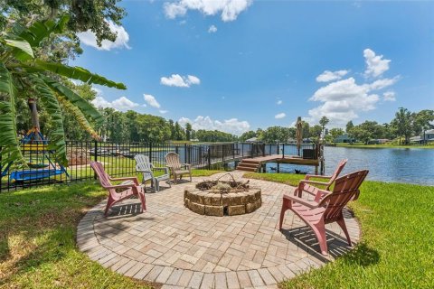 House in Tampa, Florida 4 bedrooms, 199.83 sq.m. № 1820578 - photo 1