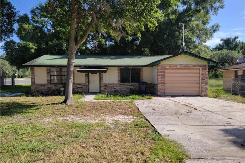 House in Auburndale, Florida 2 bedrooms, 93.27 sq.m. № 2227649