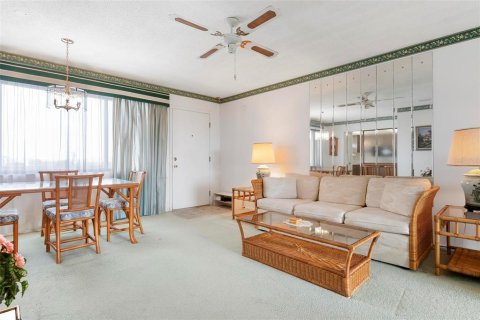 Condominio en venta en Bradenton, Florida, 1 dormitorio, 69.68 m2 № 1580457 - foto 11