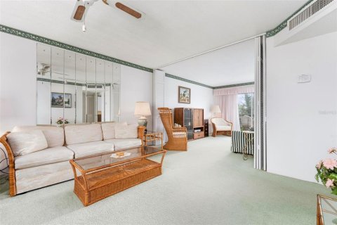 Condominio en venta en Bradenton, Florida, 1 dormitorio, 69.68 m2 № 1580457 - foto 4