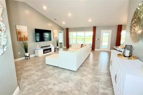 Villa ou maison à vendre à Auburndale, Floride: 3 chambres, 197.51 m2 № 2095859 - photo 4