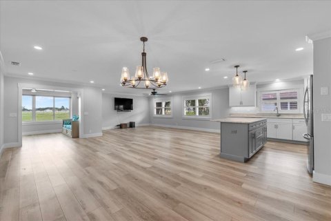 House in Winter Haven, Florida 3 bedrooms, 200.58 sq.m. № 1843863 - photo 6