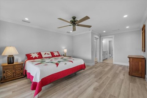 House in Winter Haven, Florida 3 bedrooms, 200.58 sq.m. № 1843863 - photo 14