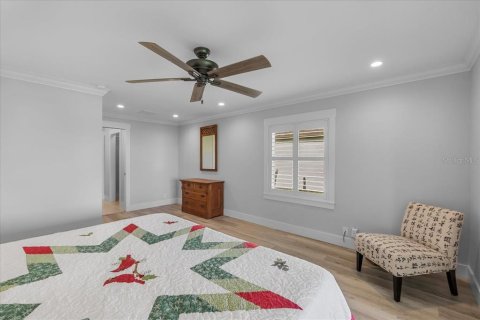 House in Winter Haven, Florida 3 bedrooms, 200.58 sq.m. № 1843863 - photo 13