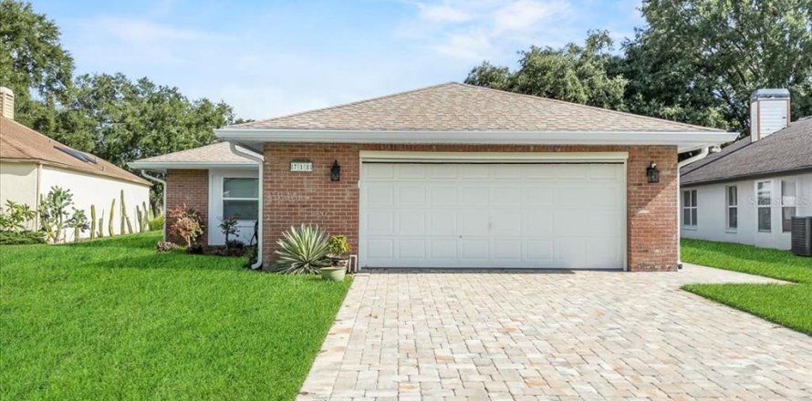 House in Winter Haven, Florida 3 bedrooms, 200.58 sq.m. № 1843863
