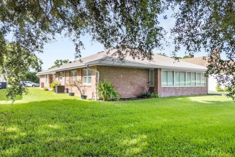 House in Winter Haven, Florida 3 bedrooms, 200.58 sq.m. № 1843863 - photo 28