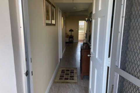 Condominio en venta en Lake Worth, Florida, 2 dormitorios, 83.05 m2 № 2180532 - foto 13