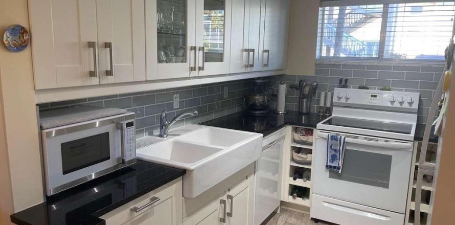 Condominio en Lake Worth, Florida, 2 dormitorios  № 2180532