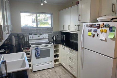 Condominio en venta en Lake Worth, Florida, 2 dormitorios, 83.05 m2 № 2180532 - foto 10