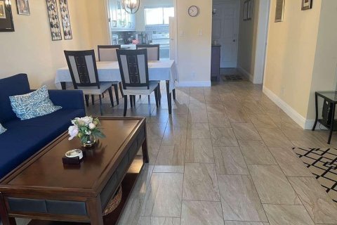 Condominio en venta en Lake Worth, Florida, 2 dormitorios, 83.05 m2 № 2180532 - foto 3