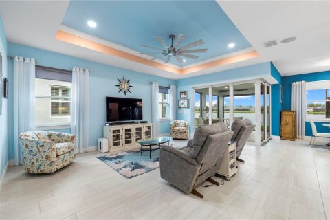 Villa ou maison à vendre à Land O' Lakes, Floride: 2 chambres, 175.49 m2 № 2285259 - photo 9