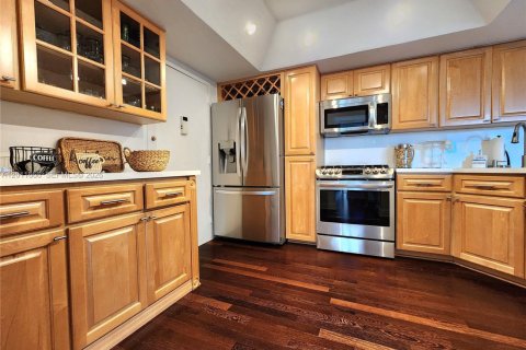 Condo in Hallandale Beach, Florida, 2 bedrooms № 2075375 - photo 13