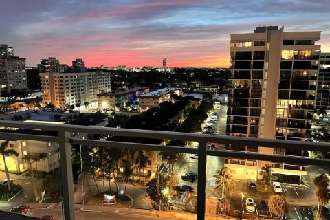 Condo in Hallandale Beach, Florida, 2 bedrooms № 2075375 - photo 4