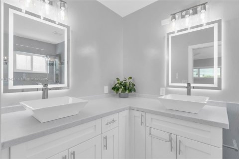 Купить виллу или дом в Хомстед, Флорида 4 спальни, 221.66м2, № 1922218 - фото 6