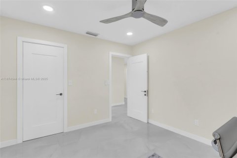 Купить виллу или дом в Хомстед, Флорида 4 спальни, 221.66м2, № 1922218 - фото 22