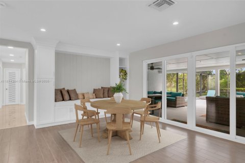 Купить виллу или дом в Хомстед, Флорида 4 спальни, 221.66м2, № 1922218 - фото 17