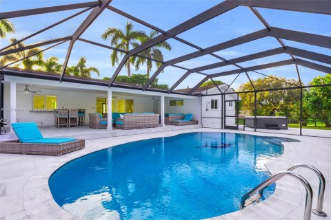 Купить виллу или дом в Хомстед, Флорида 4 спальни, 221.66м2, № 1922218 - фото 8