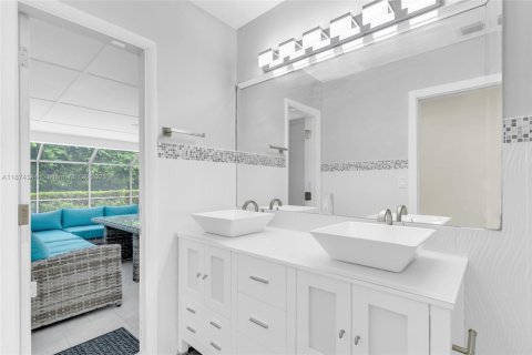 Купить виллу или дом в Хомстед, Флорида 4 спальни, 221.66м2, № 1922218 - фото 27